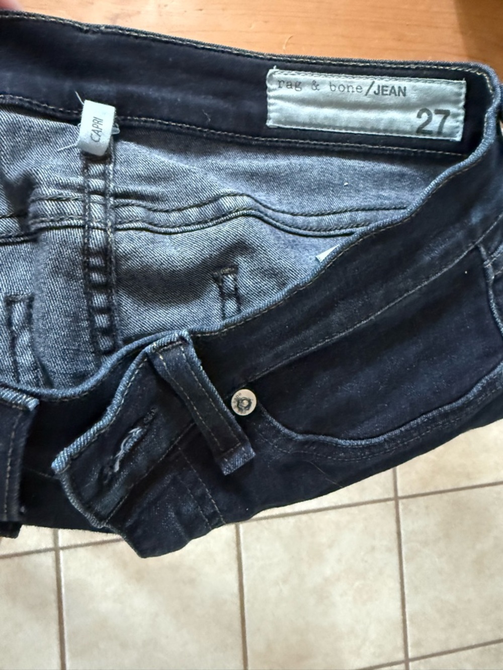 Rag n Bone  Women’s Skinny Jeans in Dark Blue

Comes from a smoke free home